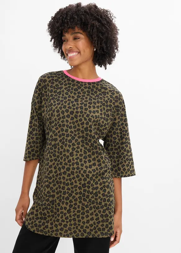 Oversize Longshirt aus reiner Bio-Baumwolle in grün von vorne (im Anschnitt) - bonprix