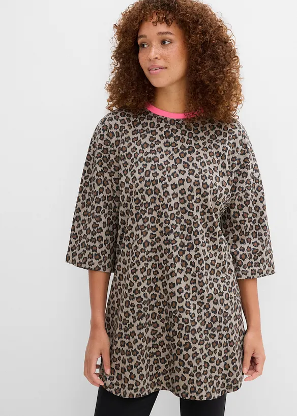 Oversize Longshirt aus reiner Bio-Baumwolle in braun von vorne (im Anschnitt) - bonprix