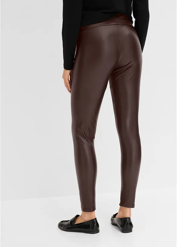 Lederimitat-Leggings mit Thermofunktion in braun von hinten - bonprix Lederimitat-Leggings mit Thermofunktion in braun von hinten - bonprix