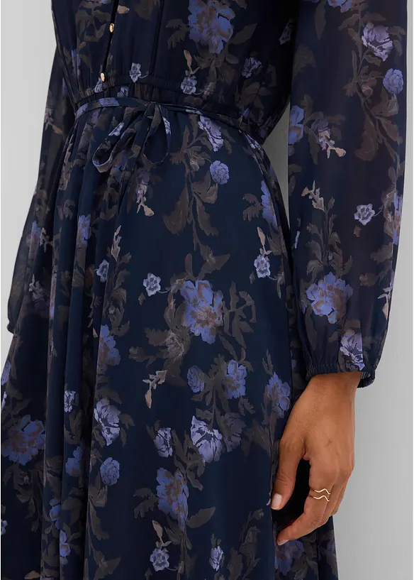Midi-Chiffonkleid in blau von hinten (Totalaufnahme) - bonprix