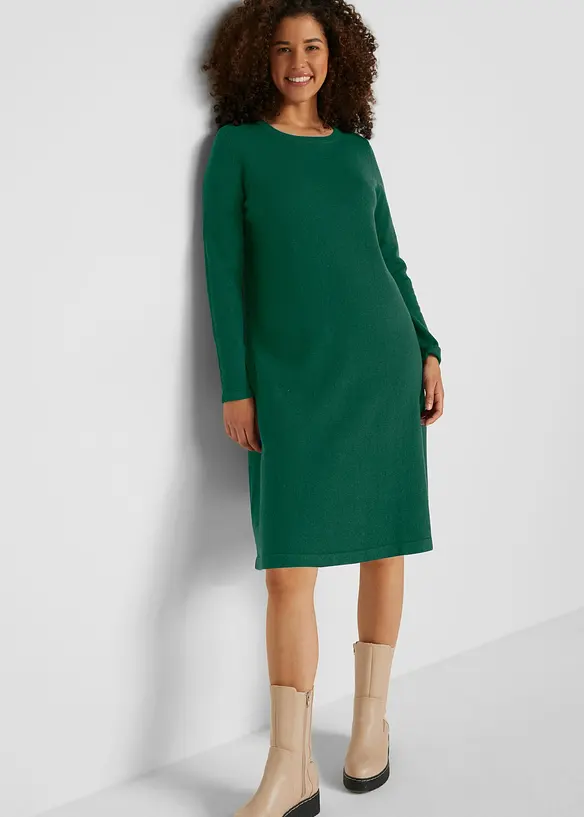 Strickkleid mit recycelter Baumwolle in grün von vorne (Totalaufnahme) - bonprix
