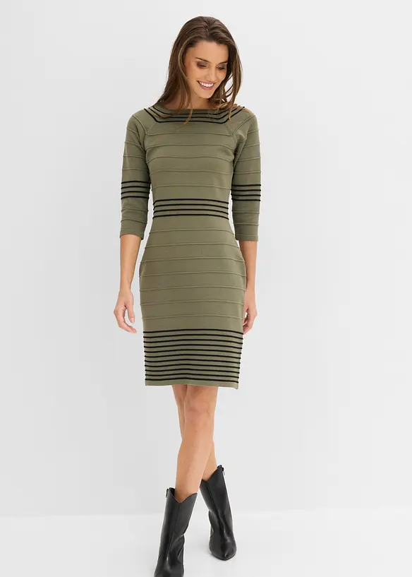 Strickkleid aus weichem Viskose-Mix in grün von vorne (Totalaufnahme) - bonprix Strickkleid aus weichem Viskose-Mix in grün von vorne (Totalaufnahme) - bonprix
