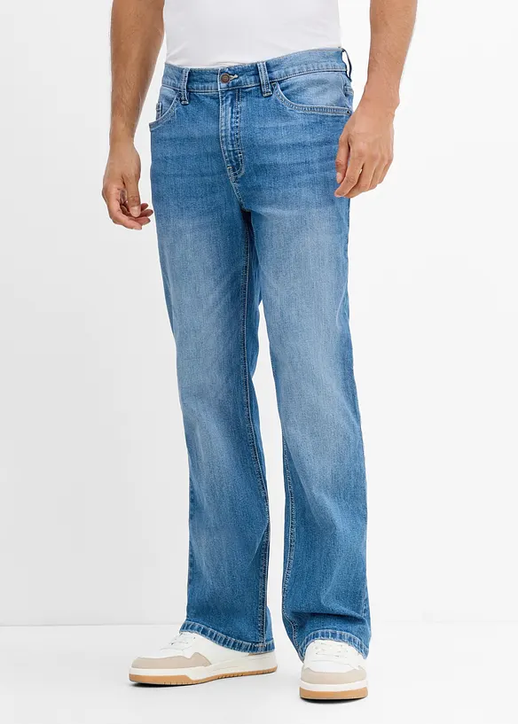 Regular-Fit-Jeans, Bootcut in blau von vorne - bonprix
