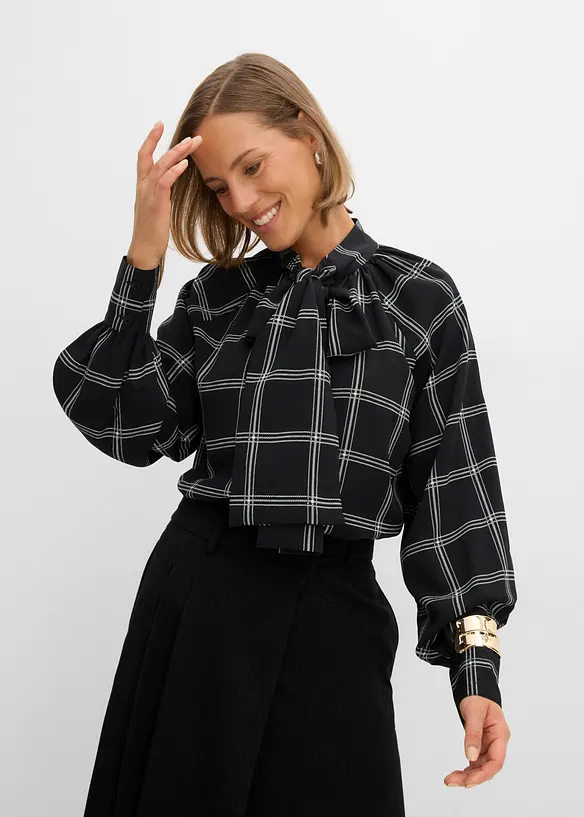 Schluppenbluse in schwarz von vorne (im Anschnitt) - bonprix Schluppenbluse in schwarz von vorne (im Anschnitt) - bonprix