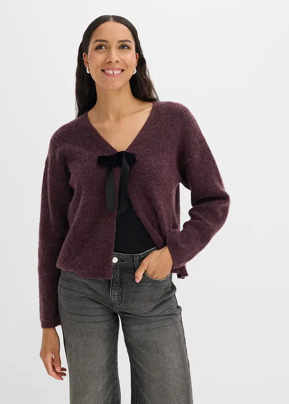 Strickjacke in lila von vorne (im Anschnitt) - bonprix