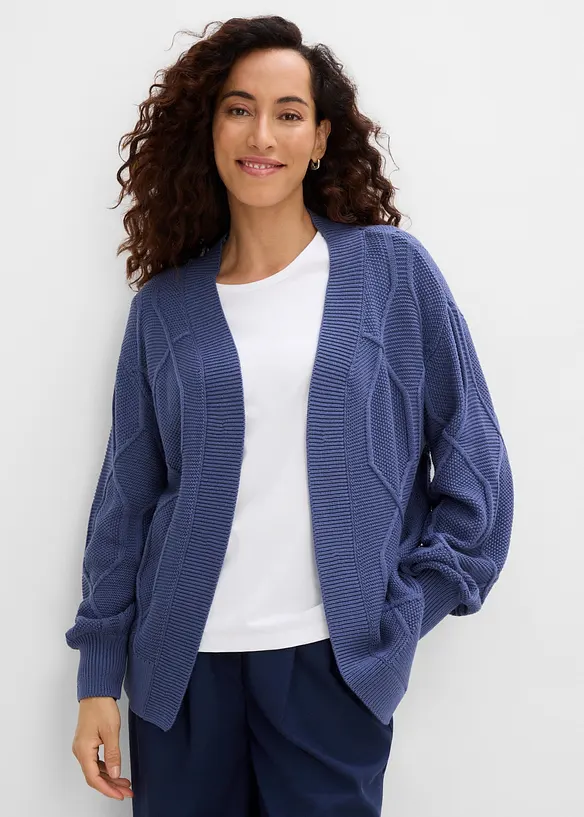 Strickjacke mit Zopfmuster in blau von vorne (im Anschnitt) - bonprix