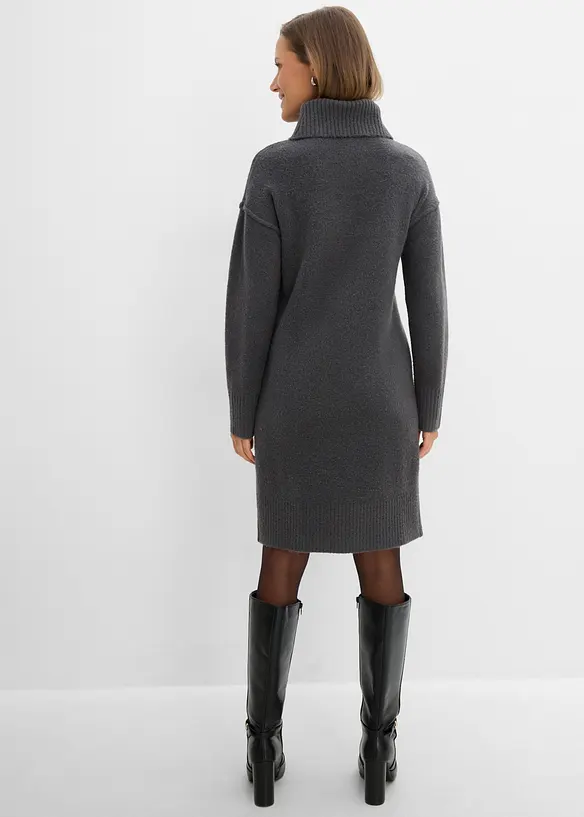 Strickkleid mit Ziernaht in grau von hinten (Totalaufnahme) - bonprix