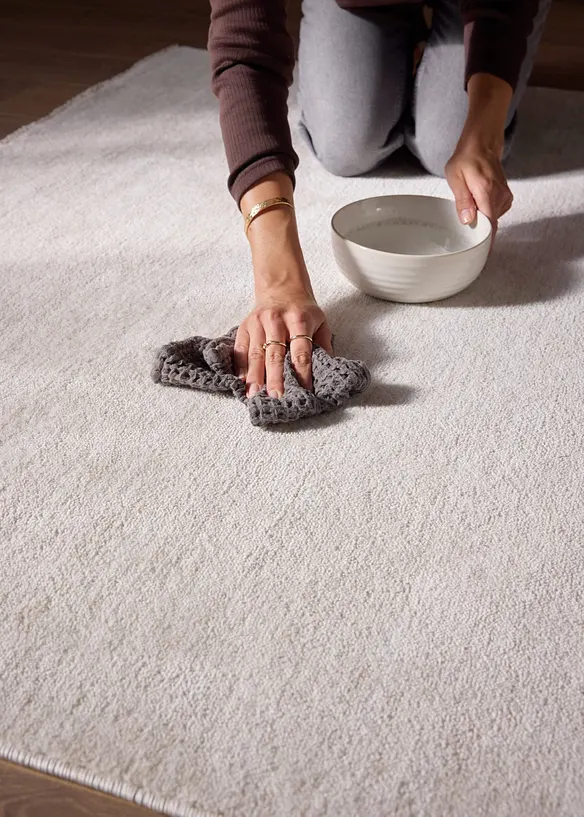 Teppich mit weicher Oberfläche und Fransen in beige (Ambiente) - bonprix