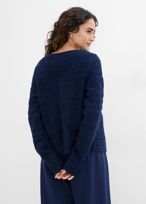 Ajour-Strickjacke in blau von hinten (im Anschnitt) - bonprix