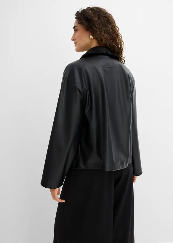 Lederimitat-Jacke mit Zierstichen an Kragen und Taschen in schwarz von hinten (im Anschnitt) - bonprix