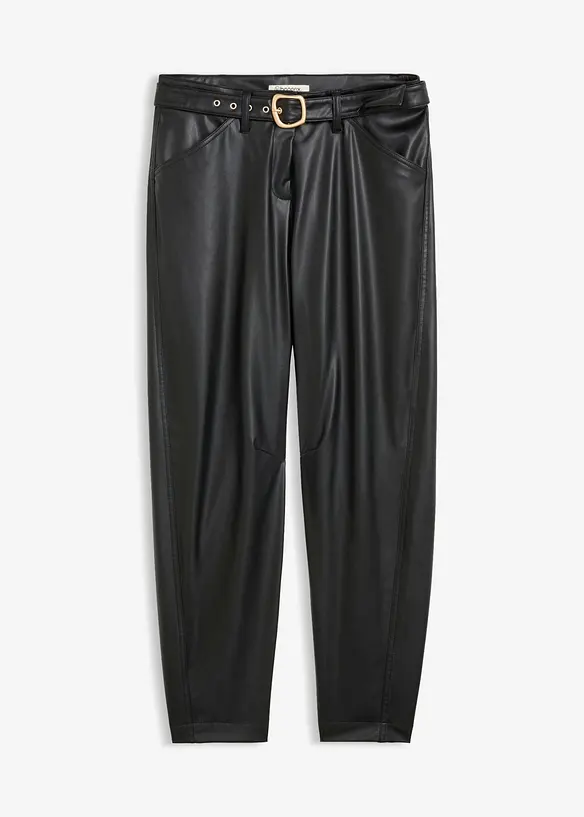Lederimitat-Hose mit markantem Gürtel in schwarz von vorne - bonprix
