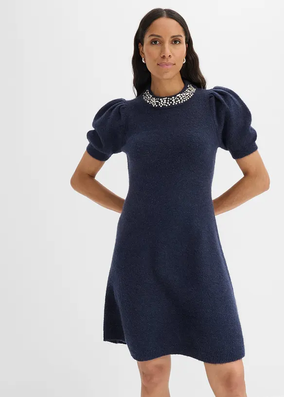 Strickkleid mit Strass-Applikation in blau von vorne (Totalaufnahme) - bonprix