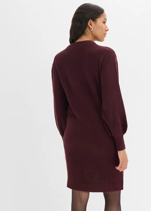 Strickkleid mit Schleifen-Applikation in rot von hinten (Totalaufnahme) - bonprix