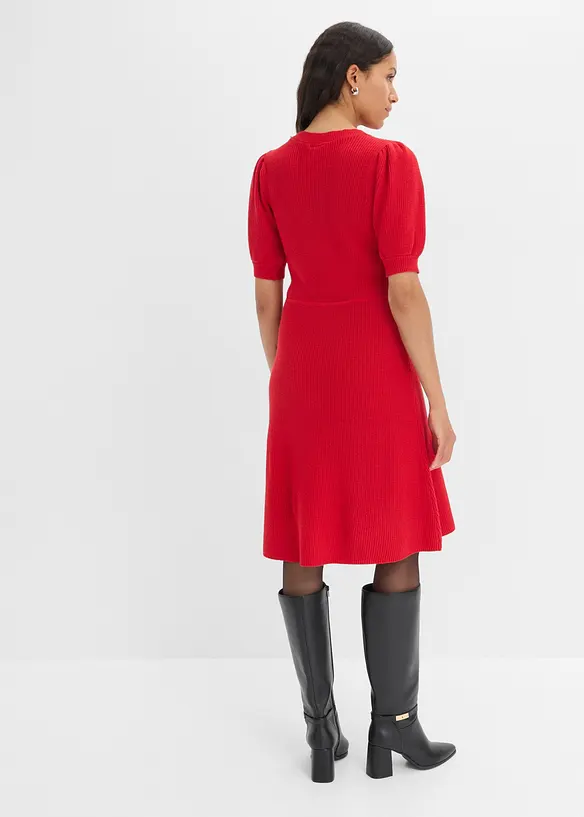 Strickkleid mit Schleifen-Applikation in rot von hinten (Totalaufnahme) - bonprix Strickkleid mit Schleifen-Applikation in rot von hinten (Totalaufnahme) - bonprix