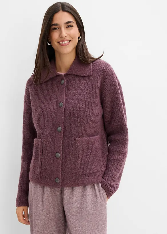 Strickjacke aus flauschigem Rippstrick in lila von vorne (im Anschnitt) - bonprix