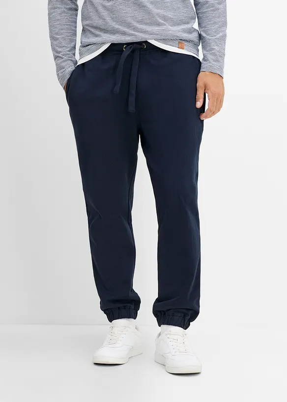 Jogginghose in Loose Fit in blau von vorne - bonprix