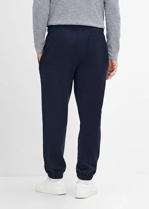 Jogginghose in Loose Fit in blau von hinten - bonprix
