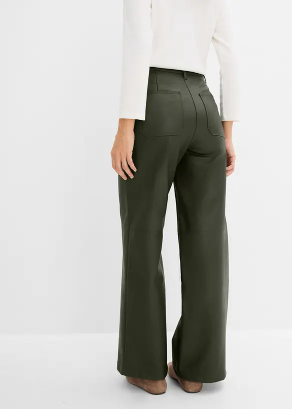Lederimitat-Hose in grün von hinten - bonprix