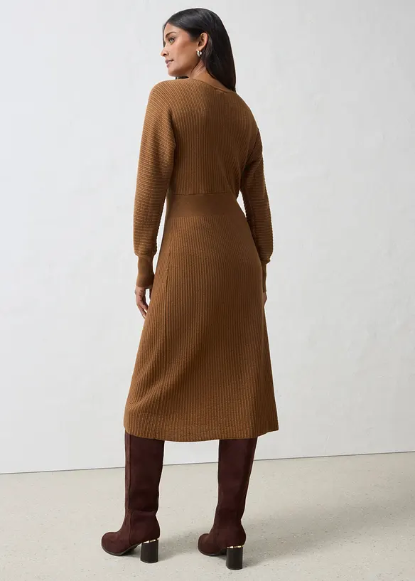 Strickkleid mit weichem Woll-Mix in braun von hinten (Totalaufnahme) - bonprix Strickkleid mit weichem Woll-Mix in braun von hinten (Totalaufnahme) - bonprix