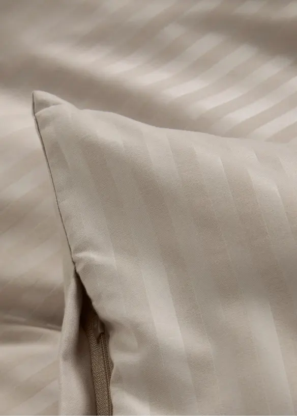 Hotelbettwäsche in grau (Detailaufnahme) - bonprix