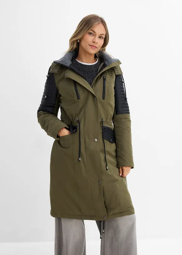 Long-Parka mit Lederimitateinsatz in grün von vorne (Totalaufnahme) - bonprix