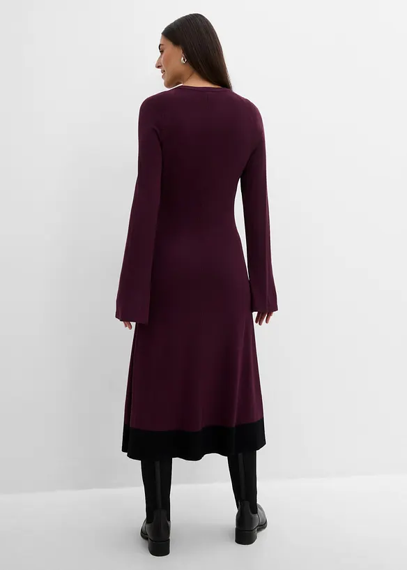 Strickkleid aus Viskose-Mix mit Kontrastdetails in rot von hinten (Totalaufnahme) - bonprix Strickkleid aus Viskose-Mix mit Kontrastdetails in rot von hinten (Totalaufnahme) - bonprix