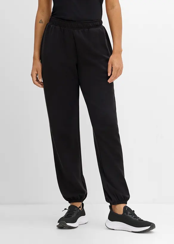 Ultrasofte Sport-Jogginghose mit Modal in schwarz von vorne - bonprix Ultrasofte Sport-Jogginghose mit Modal in schwarz von vorne - bonprix