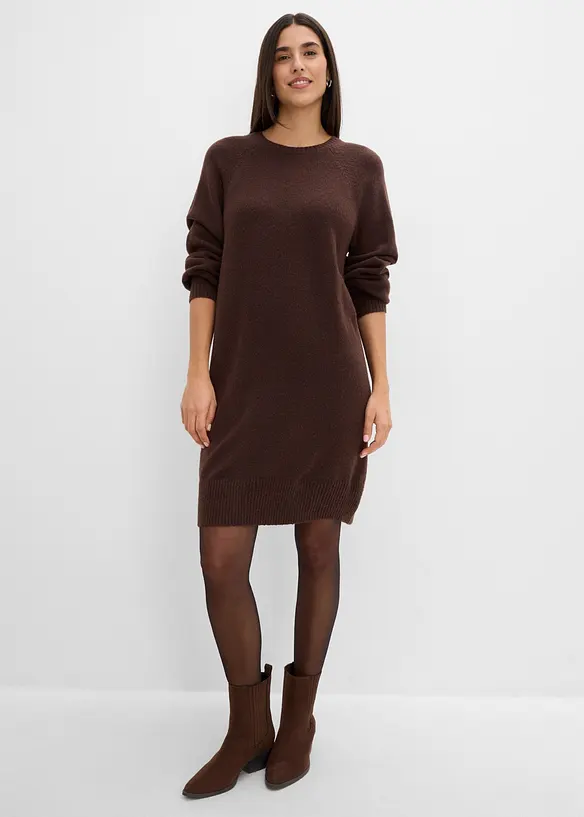 Kurzes Strickkleid in braun von vorne (Totalaufnahme) - bonprix