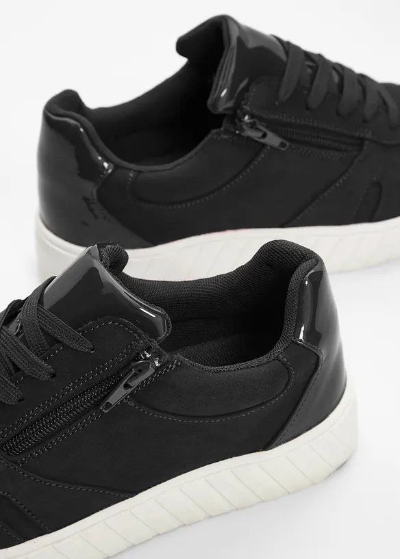 Sneaker mit gepolsterter Innensohle in schwarz - bonprix