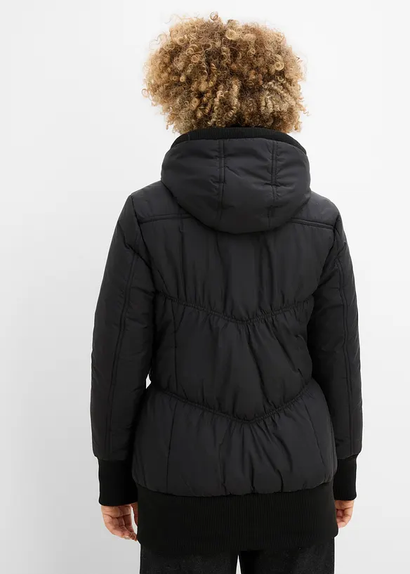 Steppjacke mit breitem Komfortbund und Kapuze in schwarz von hinten (im Anschnitt) - bonprix