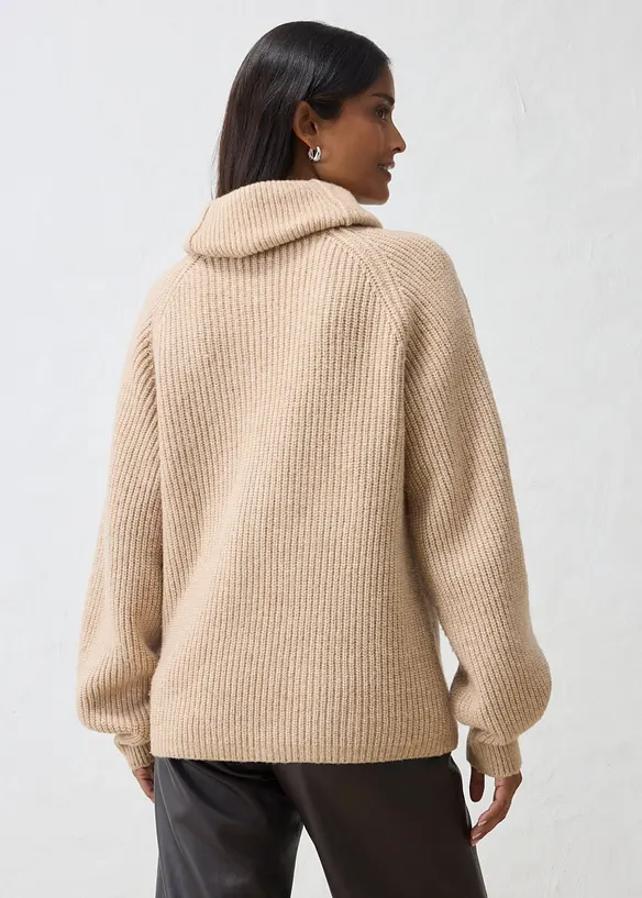 Pullover aus weichem Woll-Mix in beige von hinten (im Anschnitt) - bonprix