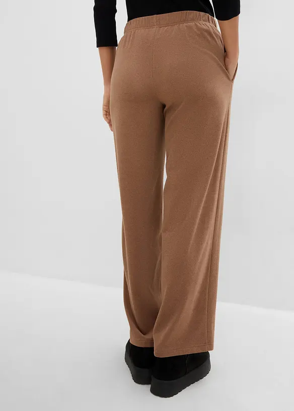 Schlupfhose aus weichem Rippjersey in braun von hinten - bonprix