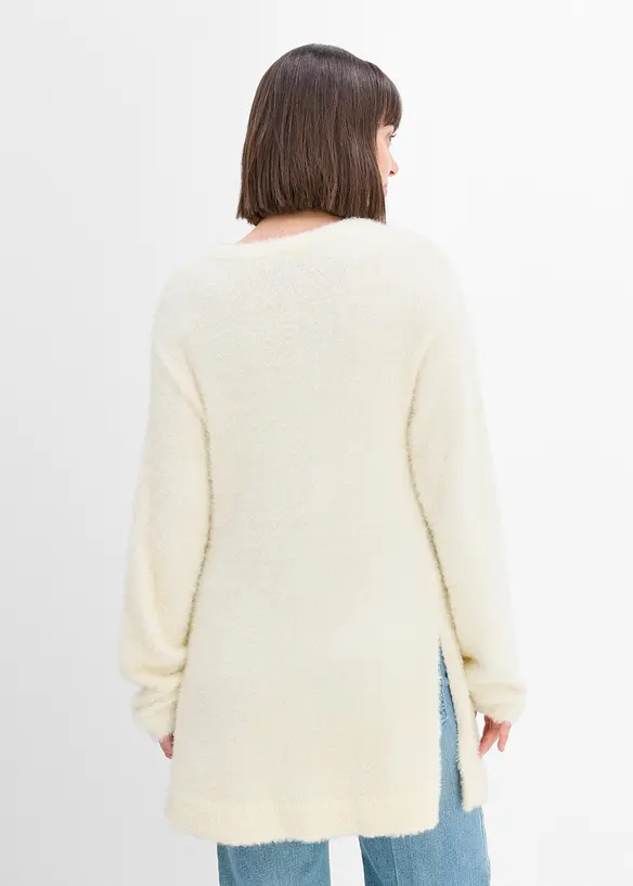 2-in-1 Umstandspullover in Plüsch-Optik mit Stillschlitzen in beige von hinten (im Anschnitt) - bonprix