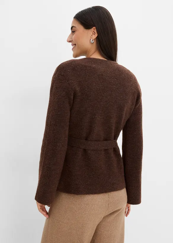 Strickjacke mit Bindegürtel in braun von hinten (im Anschnitt) - bonprix