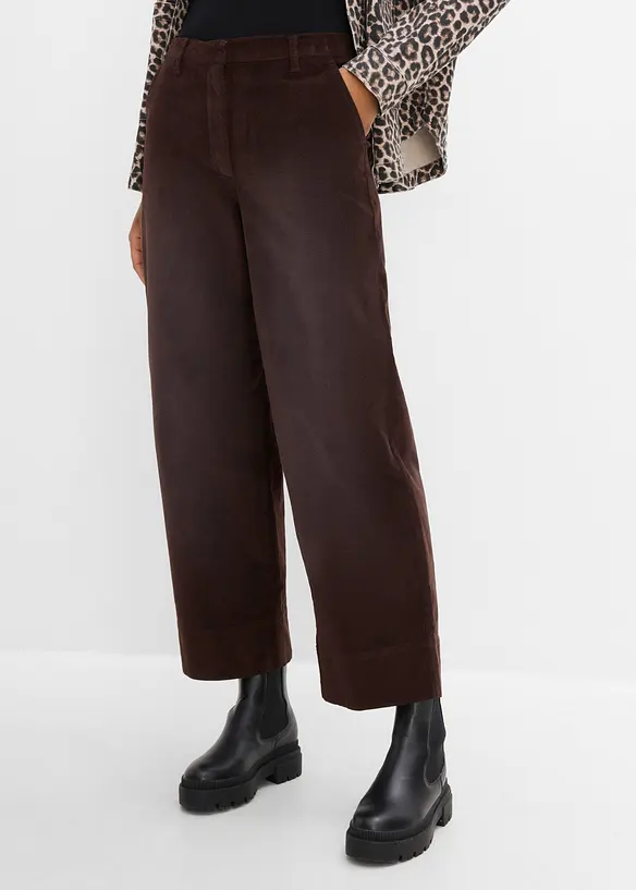 High-Waist Cordhose aus Baumwoll-Mix in braun von vorne - bonprix