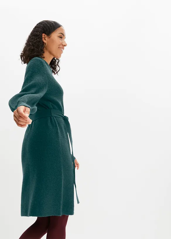 Strickkleid in grün von vorne (Totalaufnahme) - bonprix Strickkleid in grün von vorne (Totalaufnahme) - bonprix