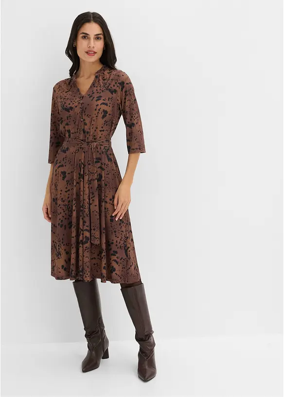 Jerseykleid mit Bindeband in braun von vorne (Totalaufnahme) - bonprix