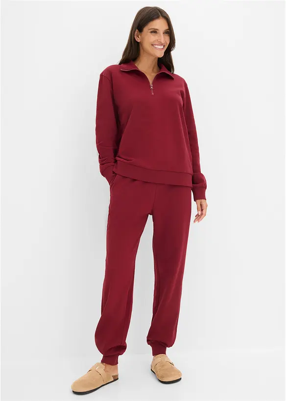 Loungewear Sweat Hausanzug in rot von vorne (Totalaufnahme) - bonprix