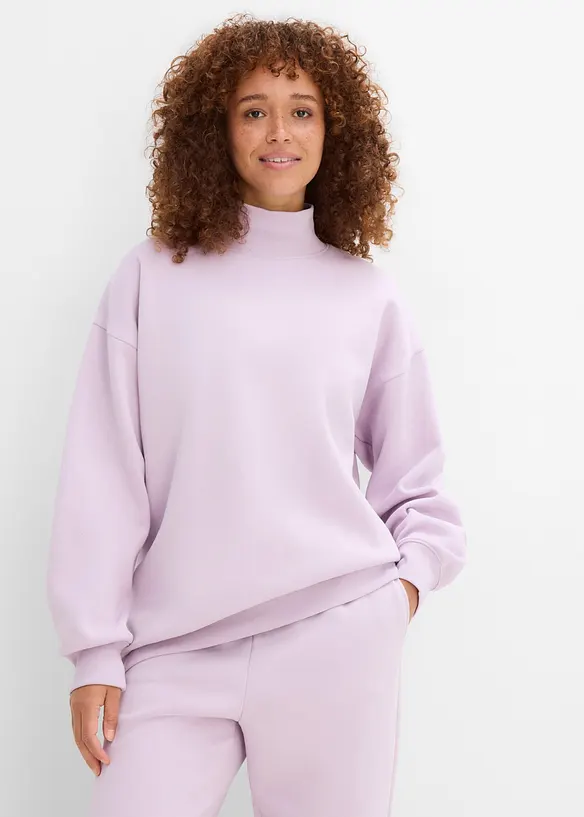 Sweatshirt mit Rollkragen in lila von vorne (im Anschnitt) - bonprix