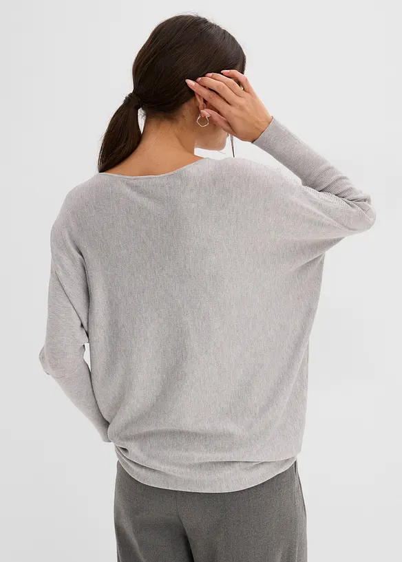 Feinstrickpullover mit Fledermausärmeln und Strass-Applikation in grau von hinten (im Anschnitt) - bonprix