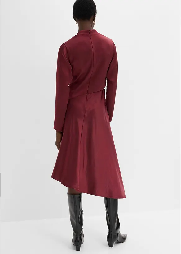Satin-Midikleid in rot von hinten (Totalaufnahme) - bonprix