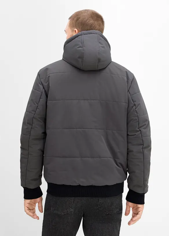 Winter-Steppjacke in Blousonform mit Kapuze in grau von hinten (im Anschnitt) - bonprix