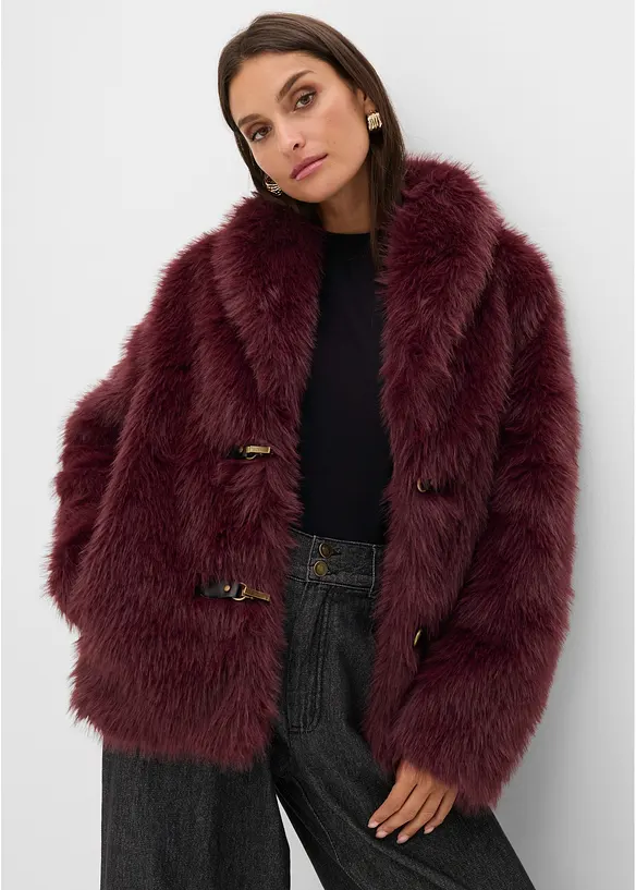 Gefütterte Fellimitat-Jacke in rot von vorne (im Anschnitt) - bonprix