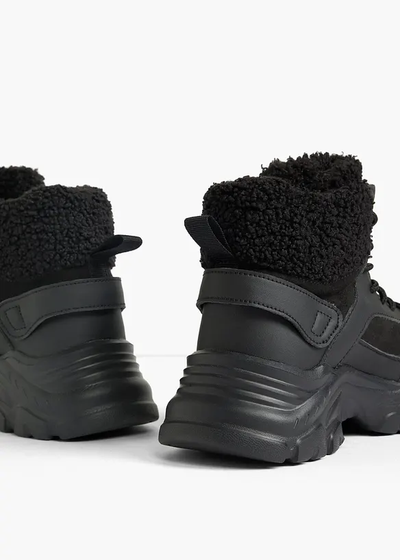 Gefütterte Schnürboots in schwarz - bonprix Gefütterte Schnürboots in schwarz - bonprix