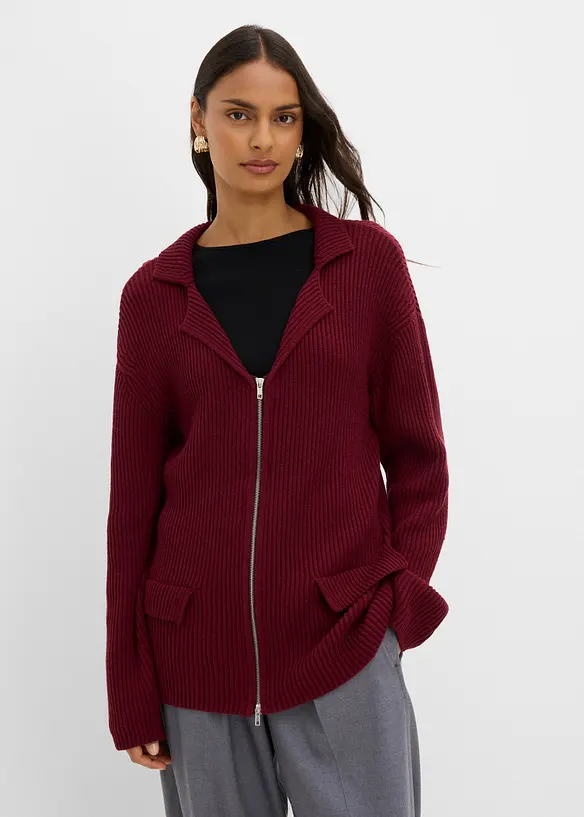 Strickjacke aus softem Viskose-Mix in rot von vorne (im Anschnitt) - bonprix