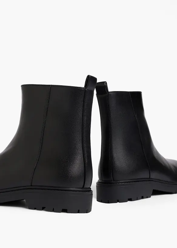 Gefütterte Boots in schwarz - bonprix