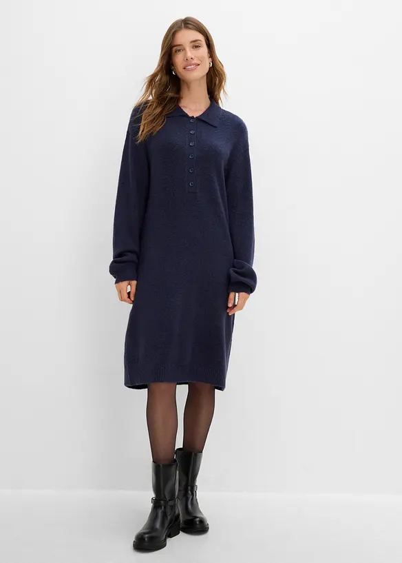 Kurzes Strickkleid mit Knopfleiste in blau von vorne (Totalaufnahme) - bonprix Kurzes Strickkleid mit Knopfleiste in blau von vorne (Totalaufnahme) - bonprix