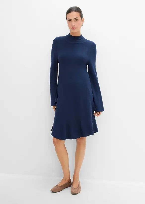 Strickkleid aus softem Viskose-Mix in blau von vorne (Totalaufnahme) - bonprix Strickkleid aus softem Viskose-Mix in blau von vorne (Totalaufnahme) - bonprix