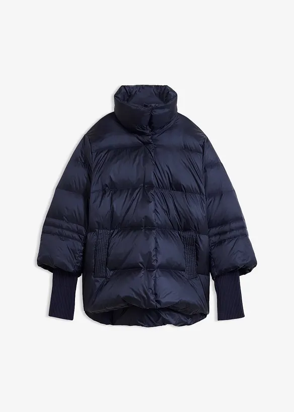 Daunenjacke mit recycelten Daunen  und Strickärmeln in blau von vorne - bonprix