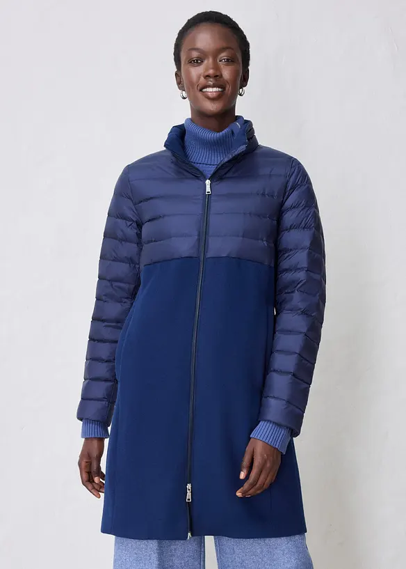 Daunenmantel im Material-Mix mit Wollanteil in blau von vorne (Totalaufnahme) - bonprix